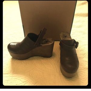 OTBT Journey Acorn Clog